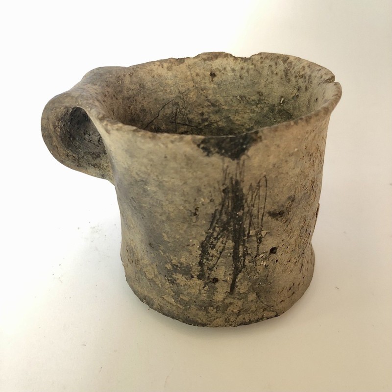 Посудина глиняна