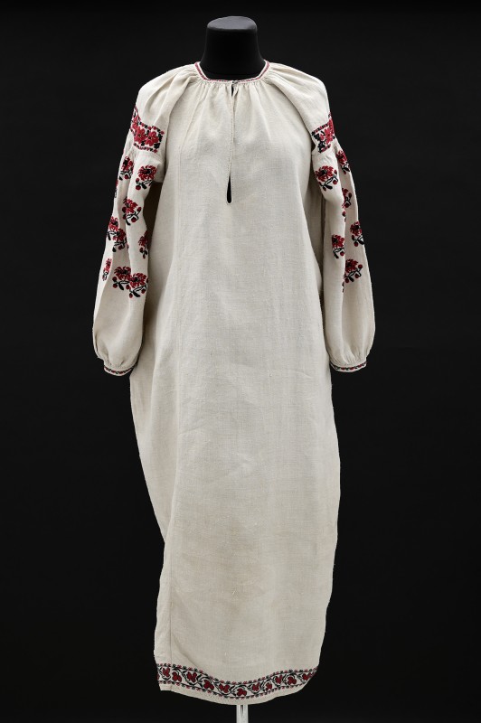 Сорочка жіноча натільна святкова.