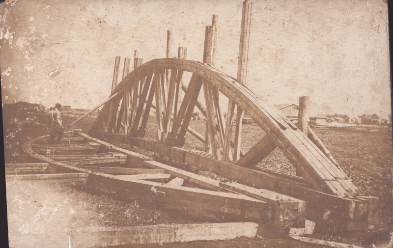 Будівництво динасового заводу ім. Дзержинського. Ферма для даху головного корпусу печей.