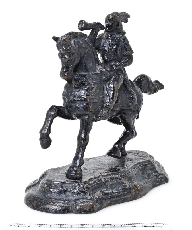 Скульптура вершника