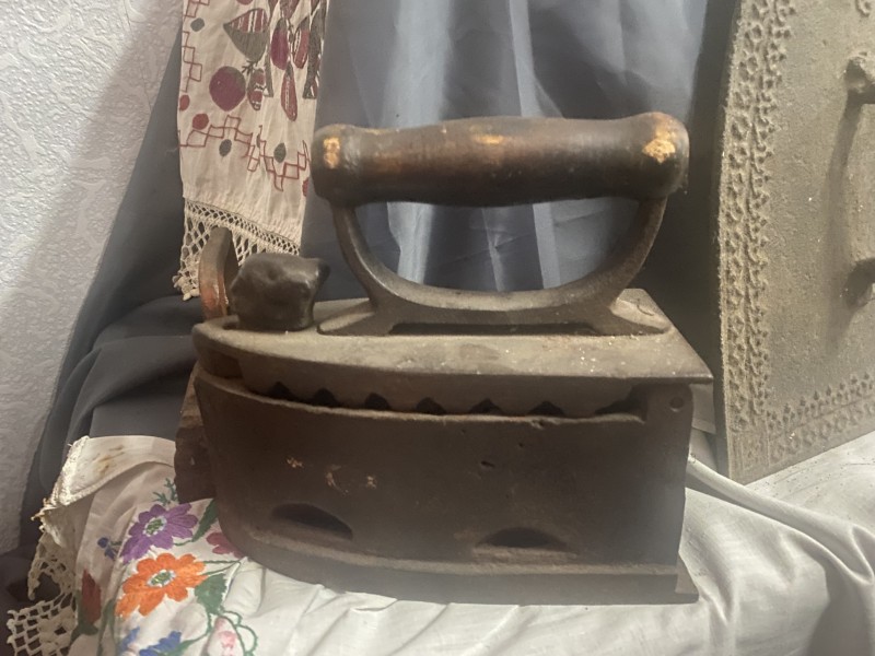 праска з внутрішнім застосуваннням джерела тепла