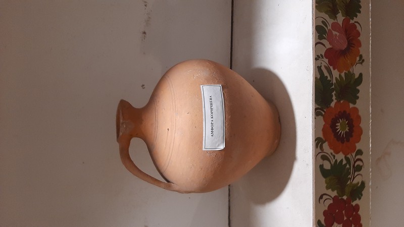 Амфора коричнева