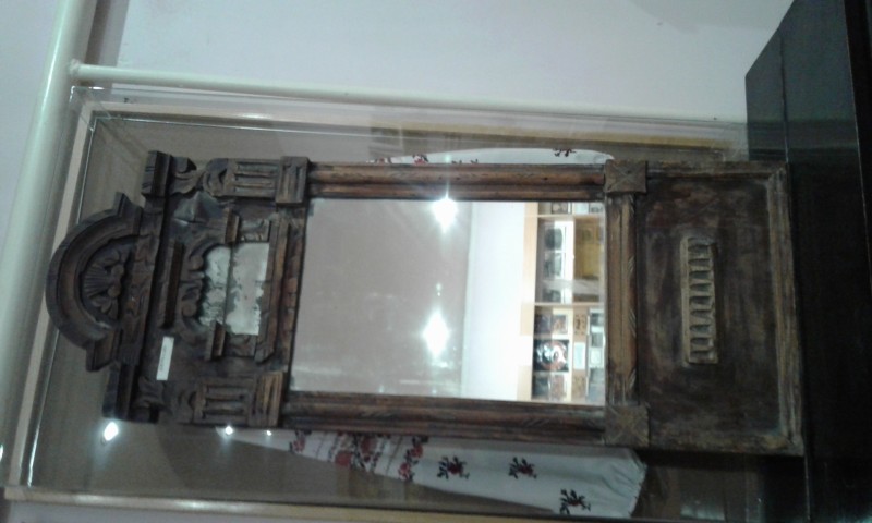 Дзеркало настінне