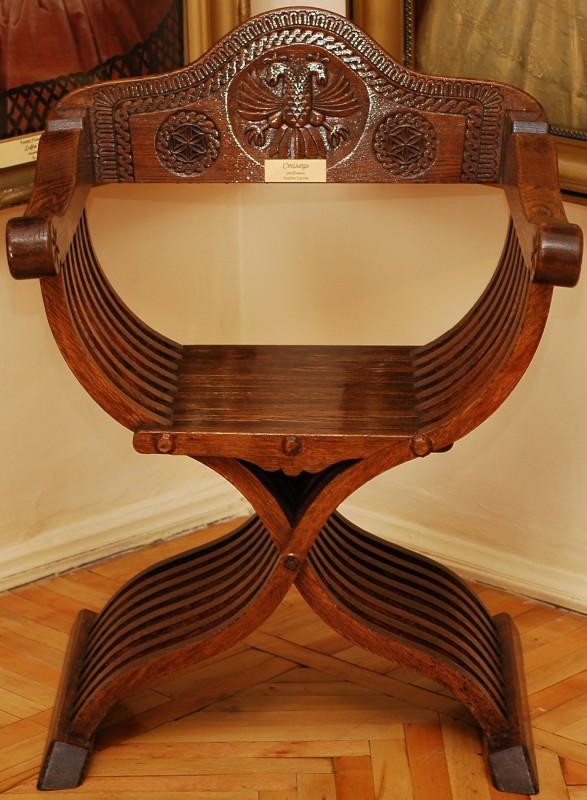 Стілець дерев'яний