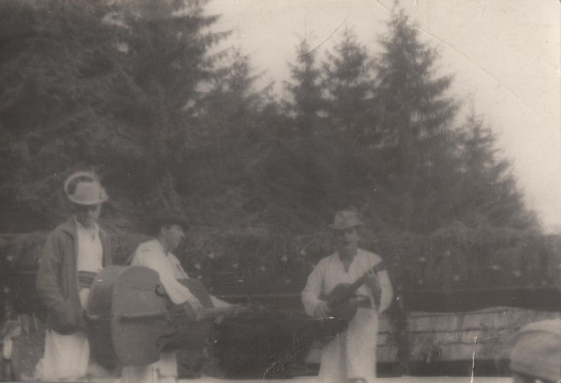 Фотографія. В. Івасюк.  Зйомки фільму «Білий птах з чорною ознакою». Липень 1970 року.