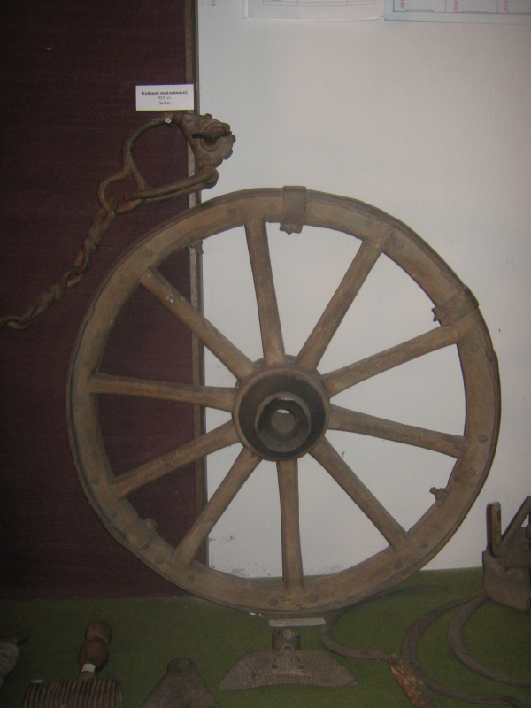 Колесо від селянського воза