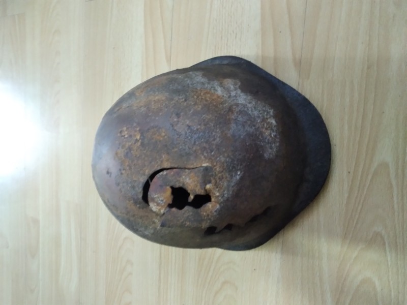 Каска солдатська 40-45 р. 20 ст.