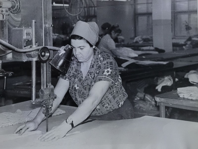 Луньова Раїса Іванівна – різьб’яр кроя Красноармійської швейної фабрики, ударник комуністичної праці, член КПРС, нагороджена орденом Червоного Прапору, політінформатор у цеху.