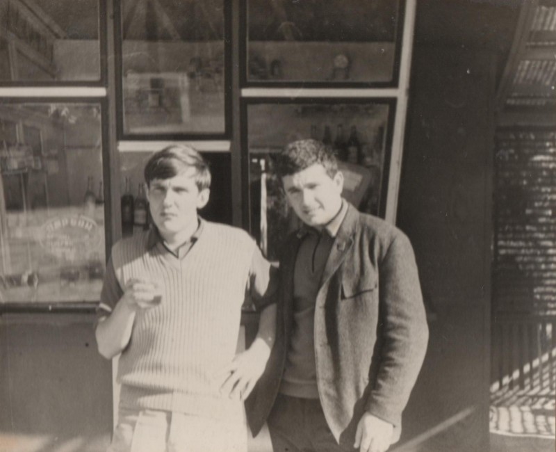 Фотографія. В. Івасюк із хлопцем