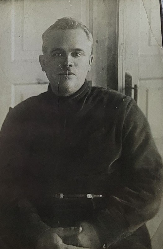 Ігнатенко Василь Омелянович, член КПРС з 1918 р., учасник воєнно-політичних подій 1918-1920 рр., на початку 1919 р. член Гришинського райвиконкому, у дні наступу денікінців на м. Гришине (1919 р.) командир кінної розвідки Червоної Армії.