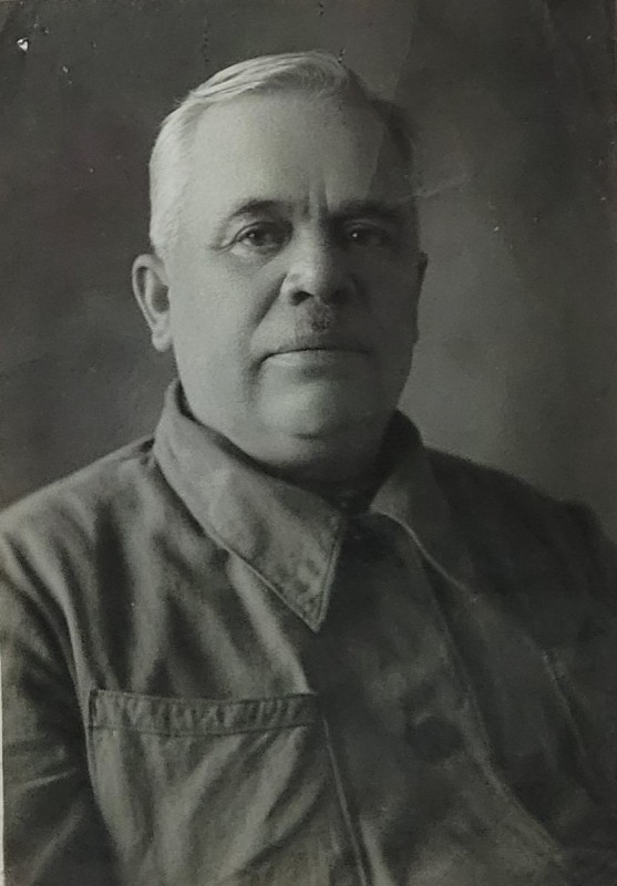 Ігнатенко Василь Омелянович, член КПРС з 1918 р., учасник воєнно-політичних подій 1918-1920 рр., учасник підпільної групи більшовиків у період німецької окупації та учасник повстання проти окупантів та петлюрівців у Гришинському районі 1918 р.
