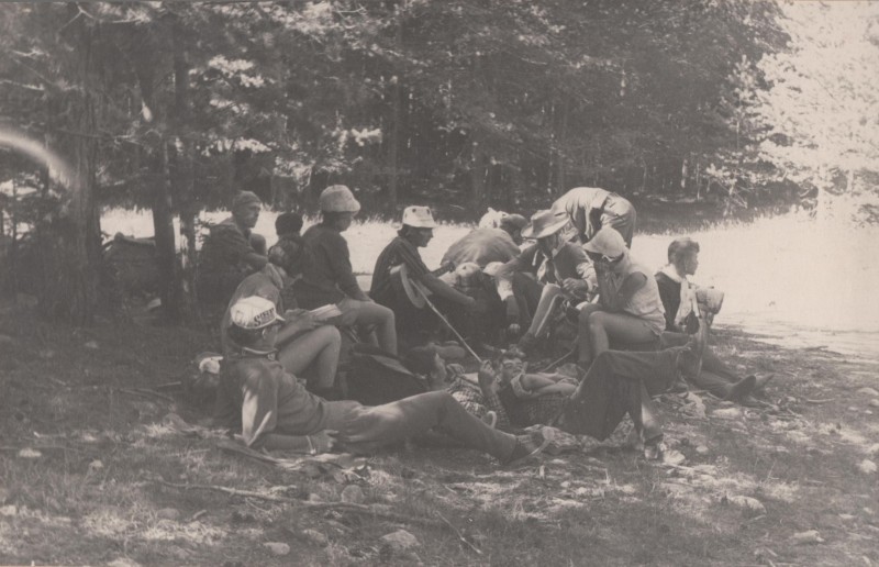 Фотографія. В. Івасюк на відпочинку з товаришами. Кавказ. 1969 рік.