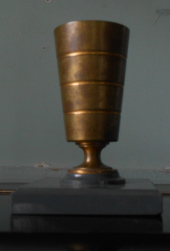 Склянка з металу для олівців з письмового приладдя, що складається з 4-х предметів.  ХІХ ст