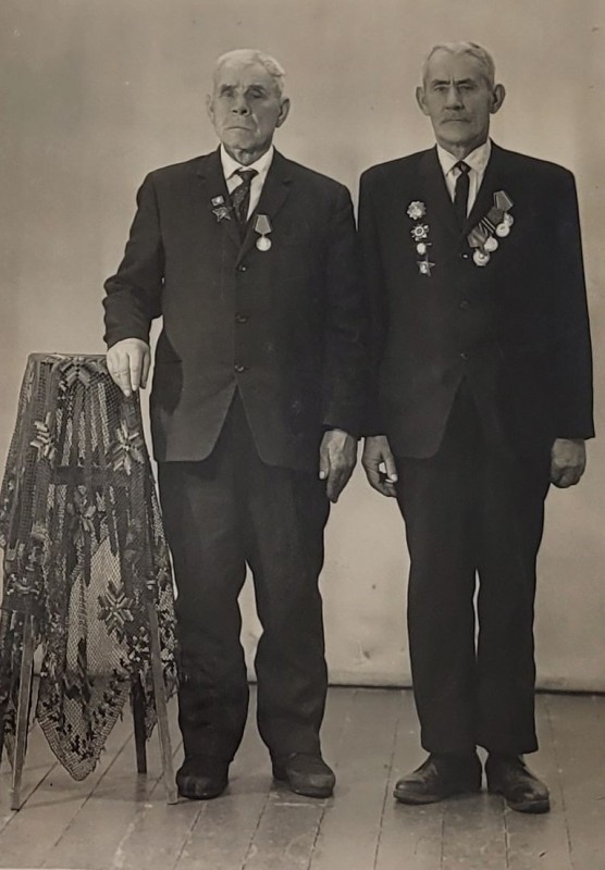 Тютюнник Сергій Іванович та Тютюнник Йосип Іванович.
