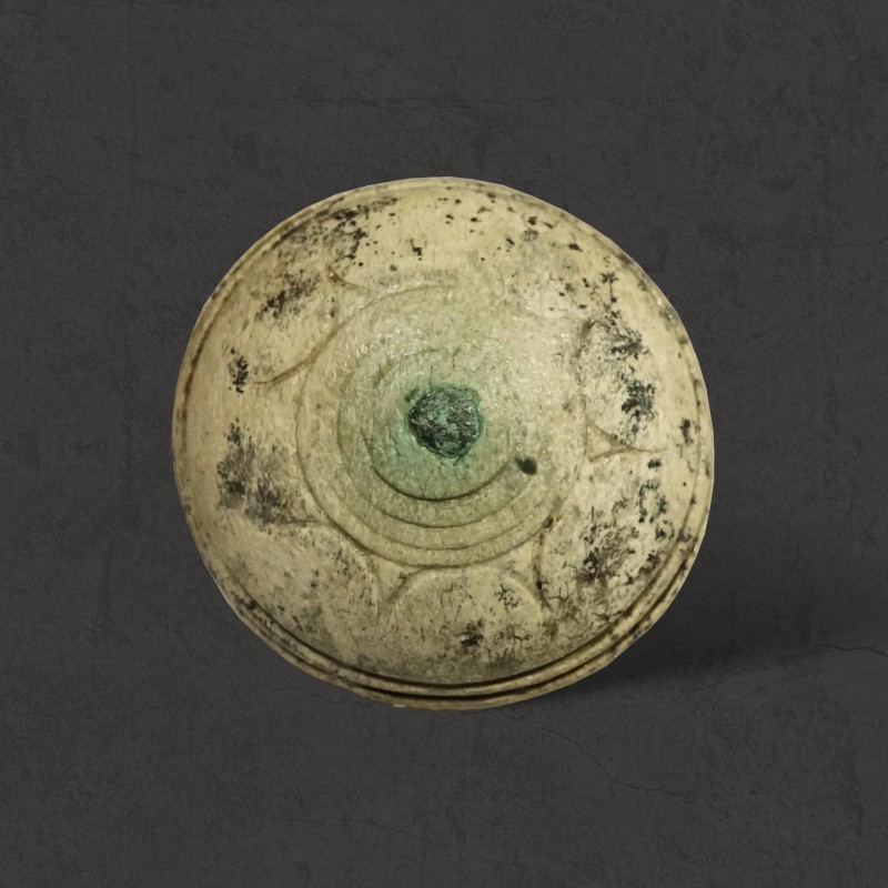 Кістяна накладка XVI-XV ст. до н. е.