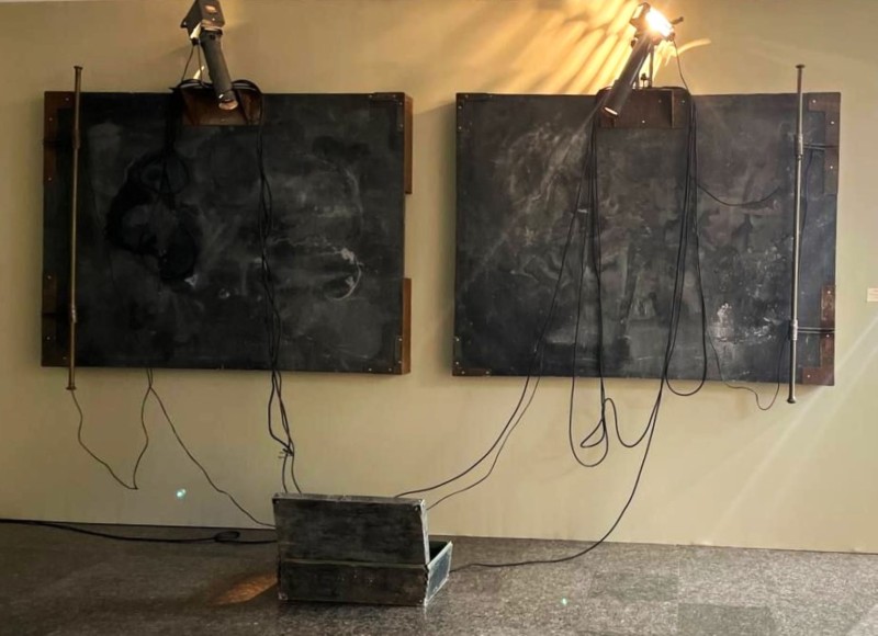 Вишеславський Г.А. Арт-інсталяція «Титанік». 1992. Акрил, дерево, метал, скло, темпера. 250 х 250 см.