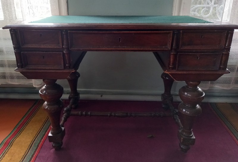 Стіл письмовий двотумбовий, XIX ст.
