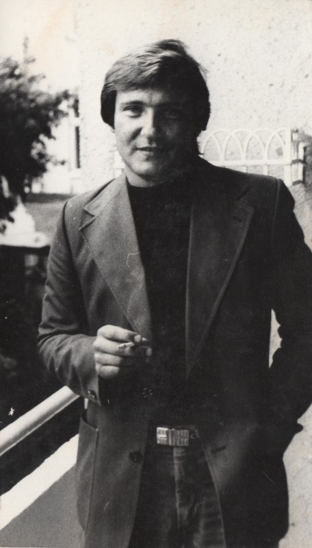 Фотографія. В. Івасюк з цигаркою в руці. Осінь 1978 року.