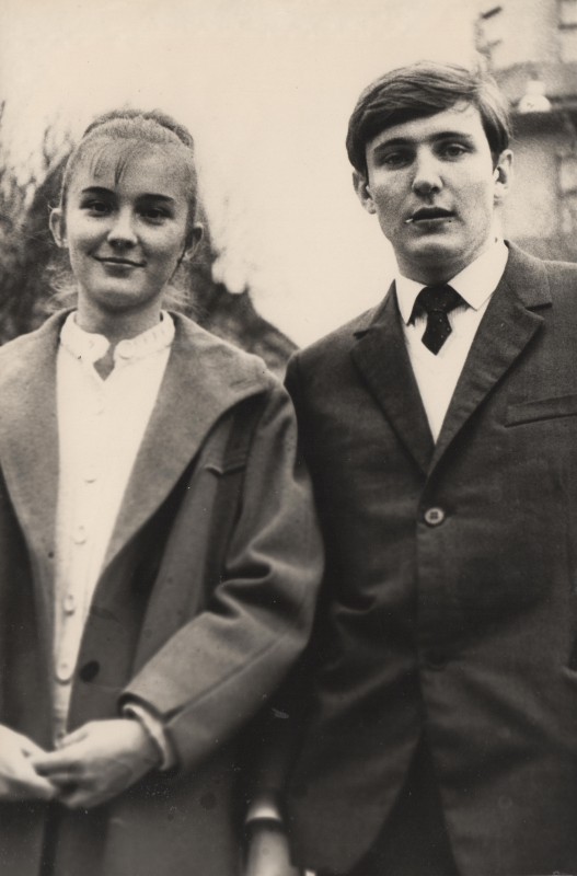 Фотографія. В. Івасюк з сестрою Галиною. 1968 рік.