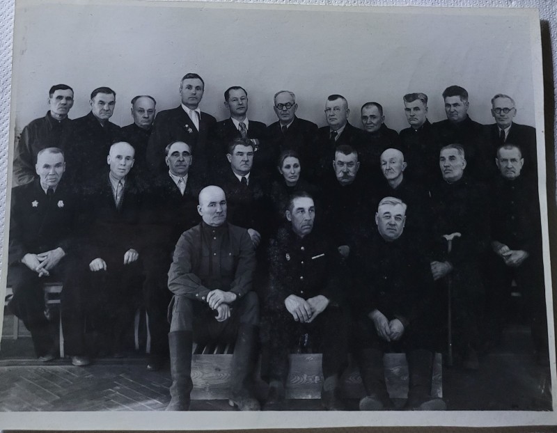 Ветерани революційних подій та воєнно-політичних подій 1917–1921 років, учасники наради, присвяченої 40-м роковинам Жовтневого перевороту 1917 року.