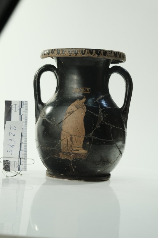 Пеліка червонофігурна