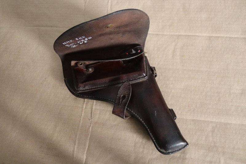 Кобура для пістолета «Наган».