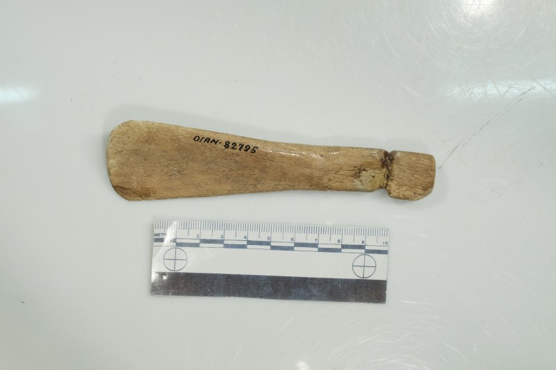 Виріб з кістки