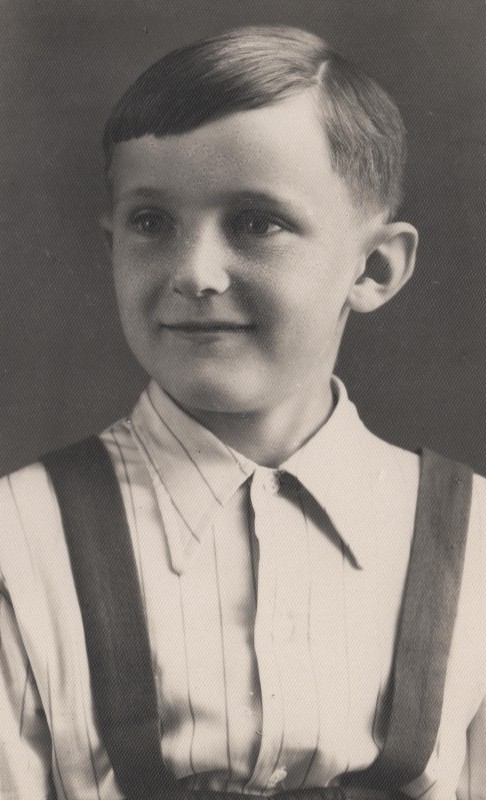 Фотографія. В. Івасюк. 1957 рік.