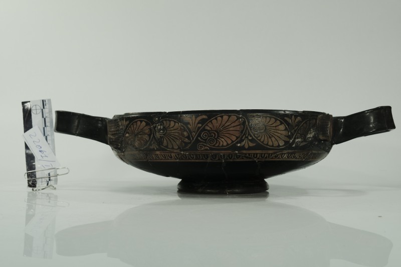 Лекана червонофігурна