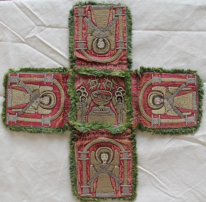 Хрещатий покрівець на чашу «Се Агнець» («Небесна Літургія»)