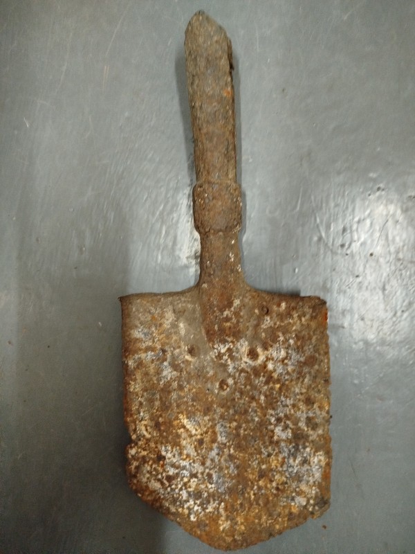 Саперна лопата .