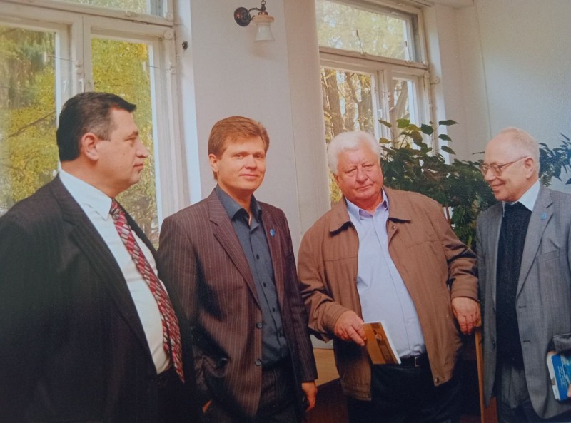 Фото. Презентація книги «За болотом Луховим…»