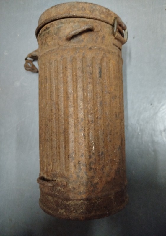 Тубус для німецького протигазу. Друга світова війна.