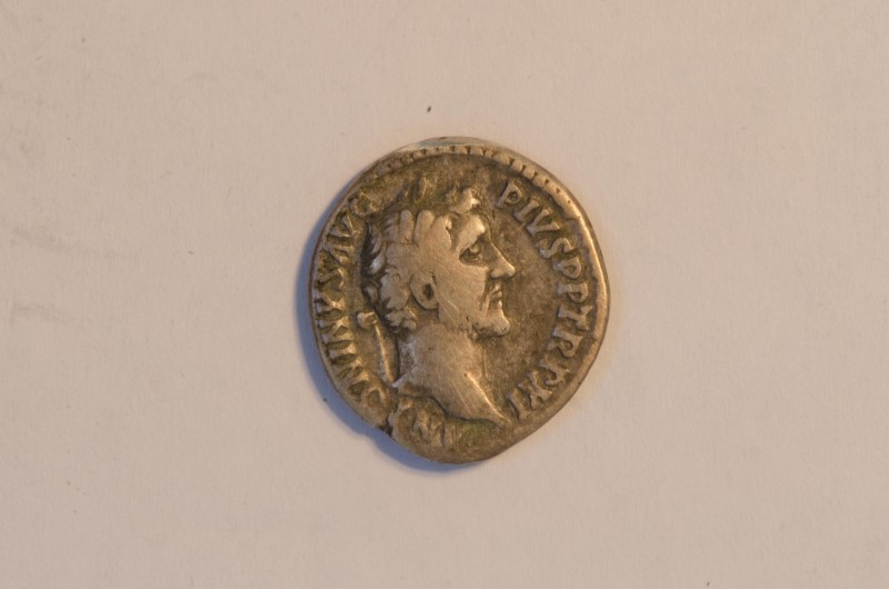 Денарій Антоніна Пія