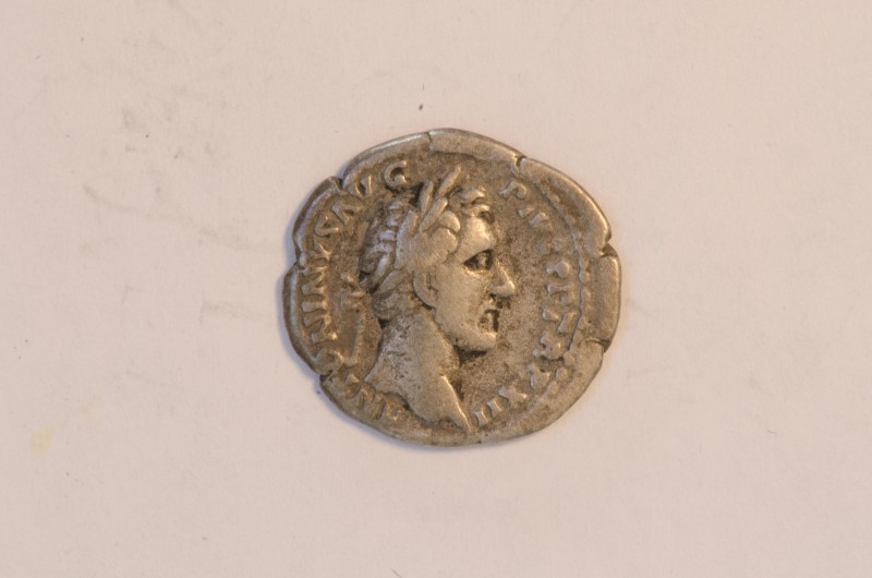 Денарій Антоніна Пія
