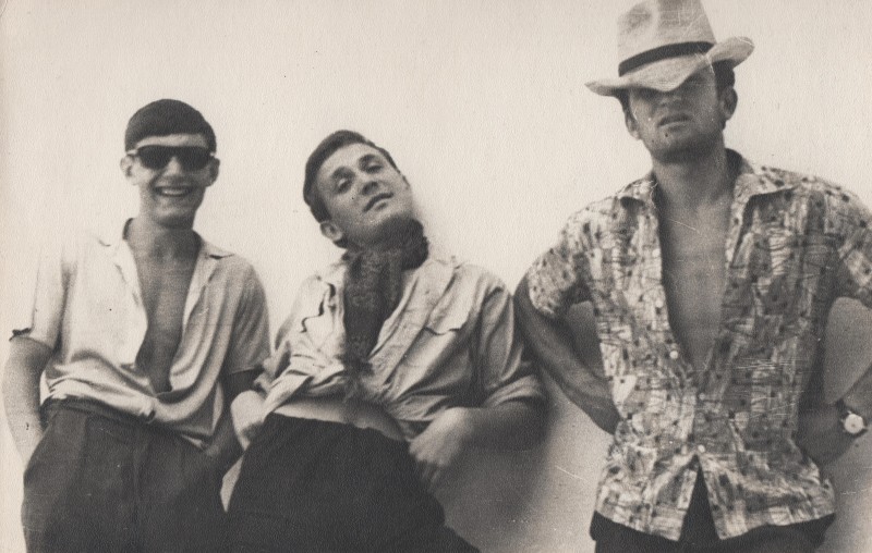 Фотографія. В. Івасюк і два хлопця. 1963 рік.