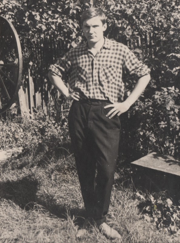 Фотографія. В. Івасюк. ~ 1962 рік.