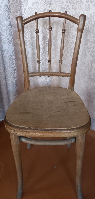 Предмет. Стілець зі світлого дерева, неполірований, ХІХ ст.