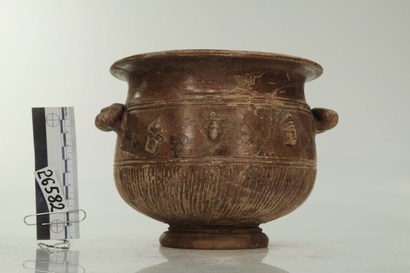 Кратер червонолаковий