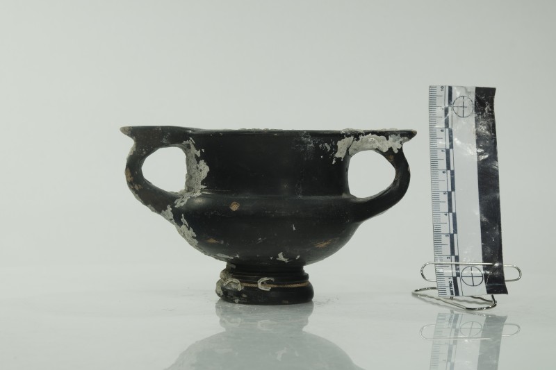 Канфар чорнолаковий