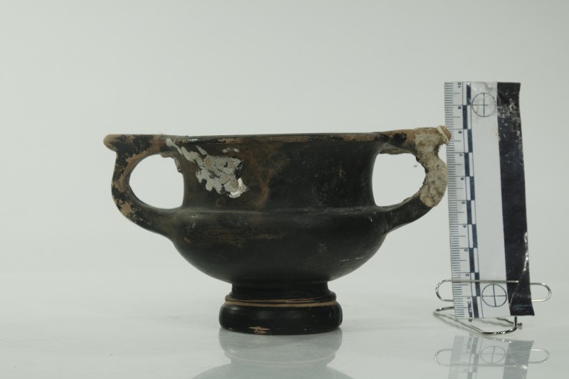 Канфар чорнолаковий