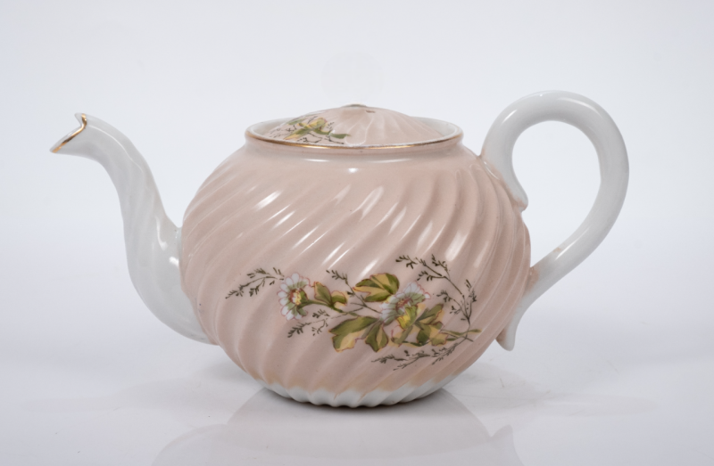 Чайник заварювальний із чайного набору «Товариства М. С. Кузнєцова», Вербилки.