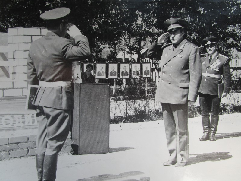 Фото групове. Підготовка до прийому присяги.