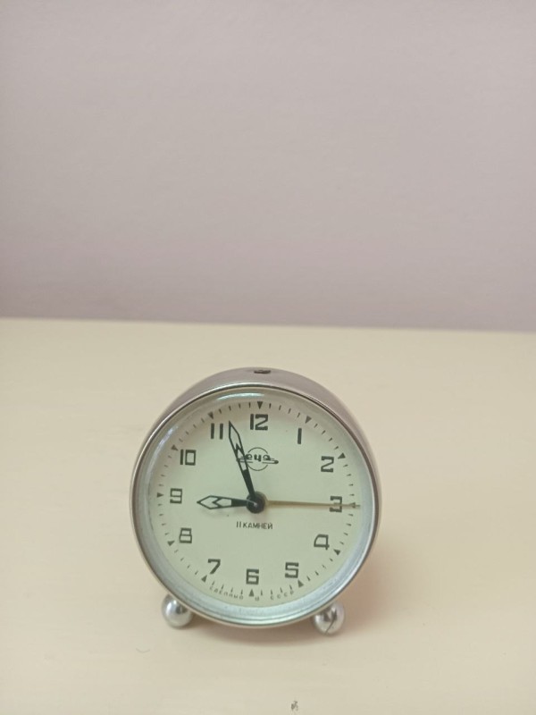 Механічний будильник "Слава"