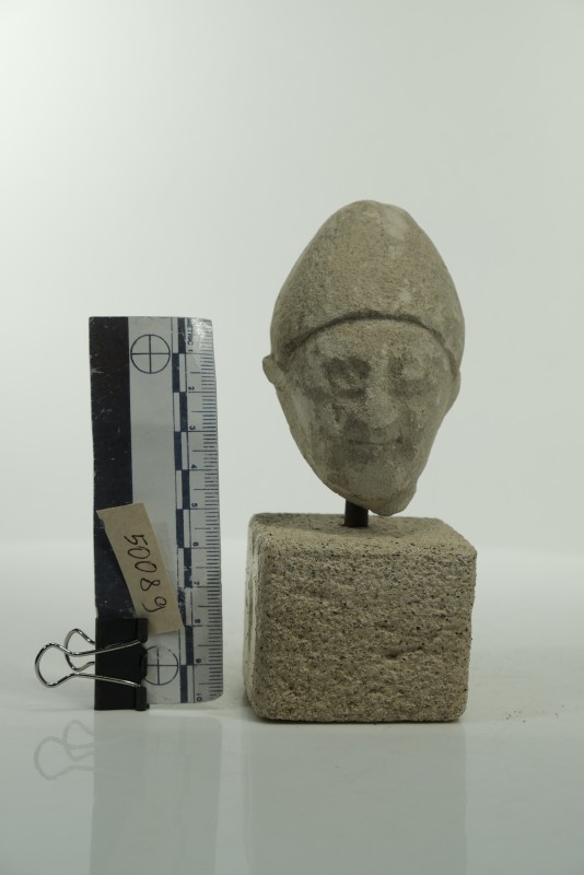 Чоловіча голова