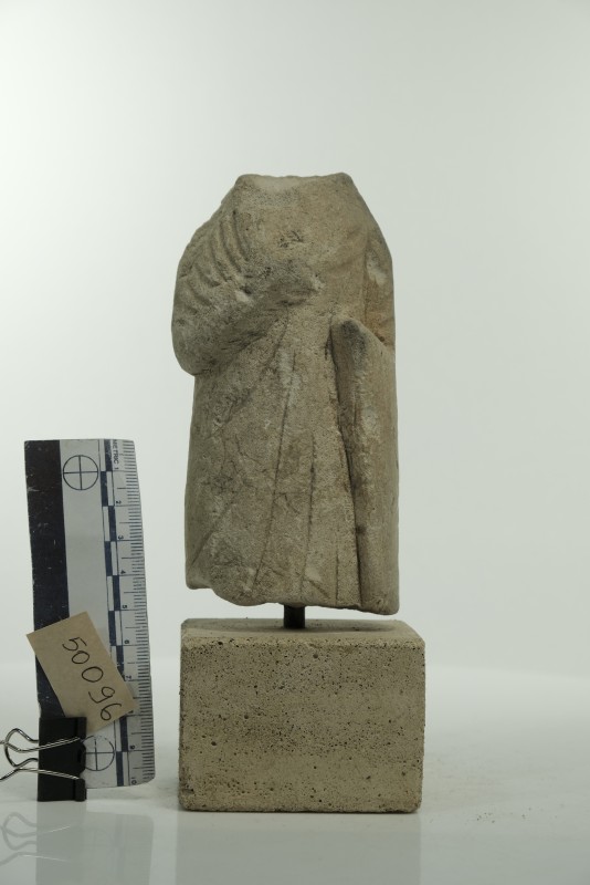 Фрагмент статуетки