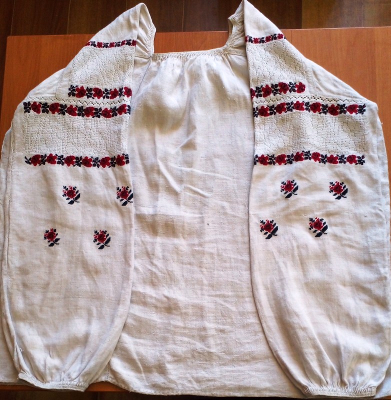 Сорочка жіноча.