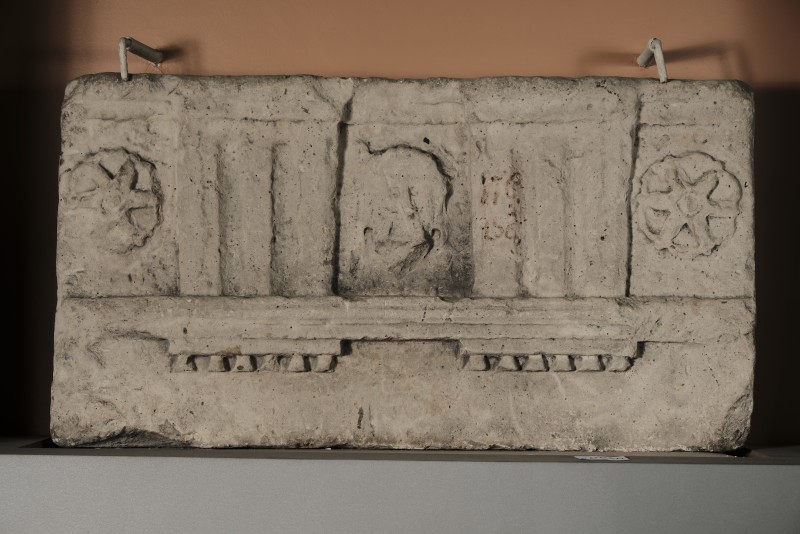 Фрагмент злегка увігнутого фризу