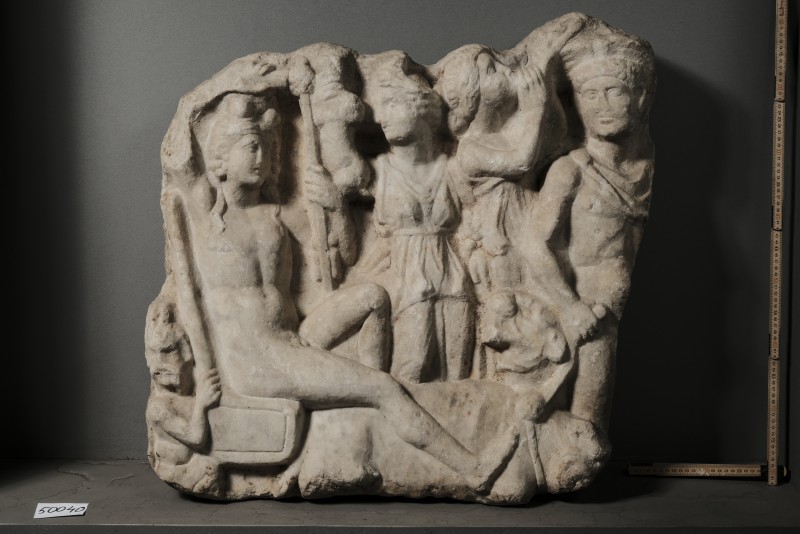 Фрагмент стінки саркофага