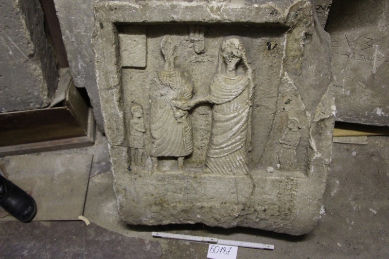 Надгробок мармуровий